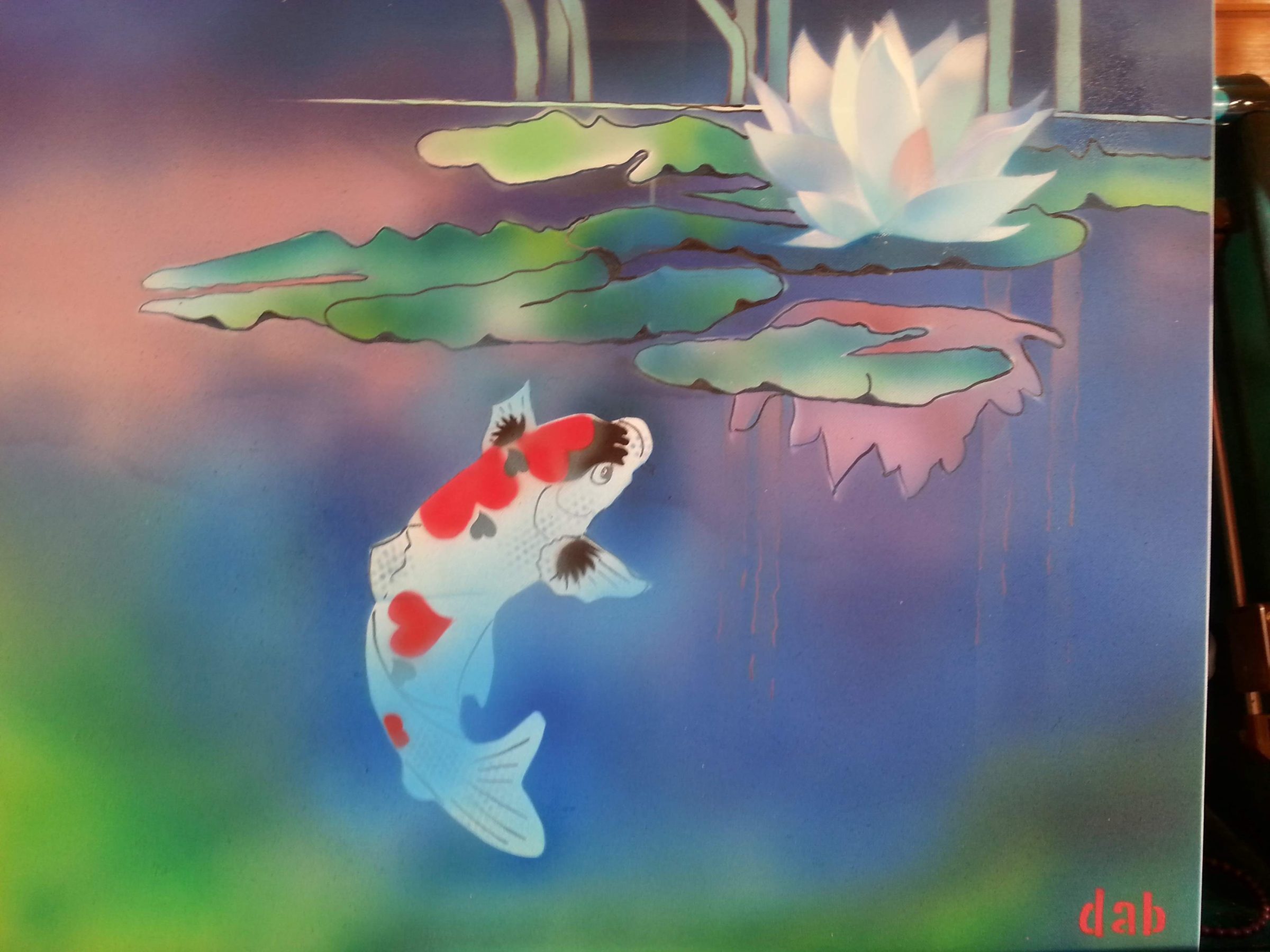 Peinture d'une carpe koi rouge et blanche sous des nénuphars dans un bassin bleu